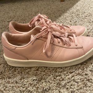 New Balance pink shoes